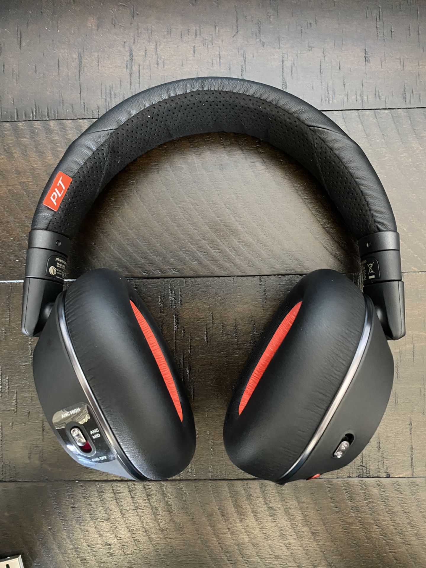 Plantronics Voyger 8200 UC Bluetooth or Wifi headphones