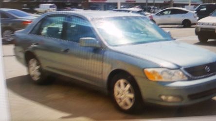 2000 Toyota Avalon XLS 4dr Sedan