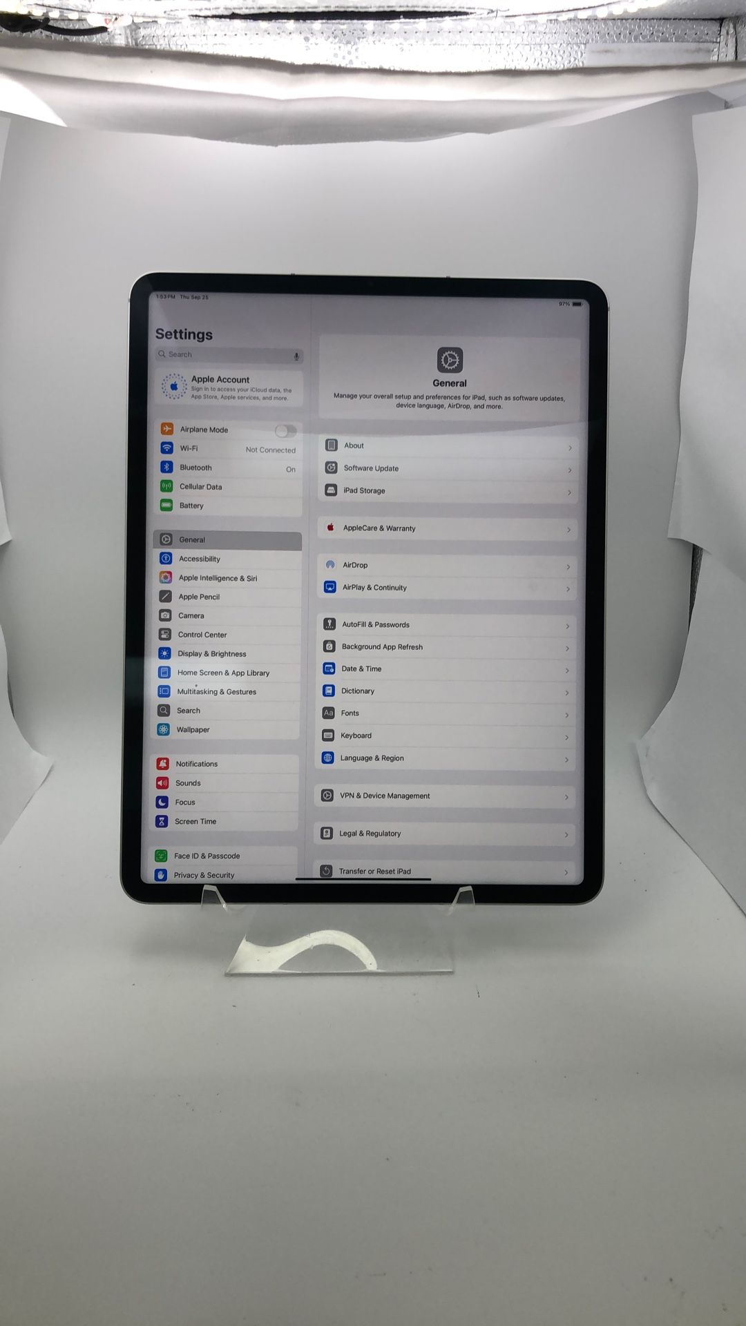 Great condition iPad eighth generation 10.2 inch screen Wi-Fi and cellular 32 GB unlocked