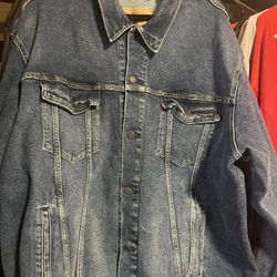Vintage Levi’s Denim Jacket (OPEN TO OFFERS)