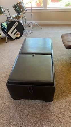 Coffee table plus storage great shape