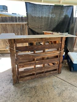 Out door pallet bar
