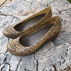 Crocs leopard Wedge 