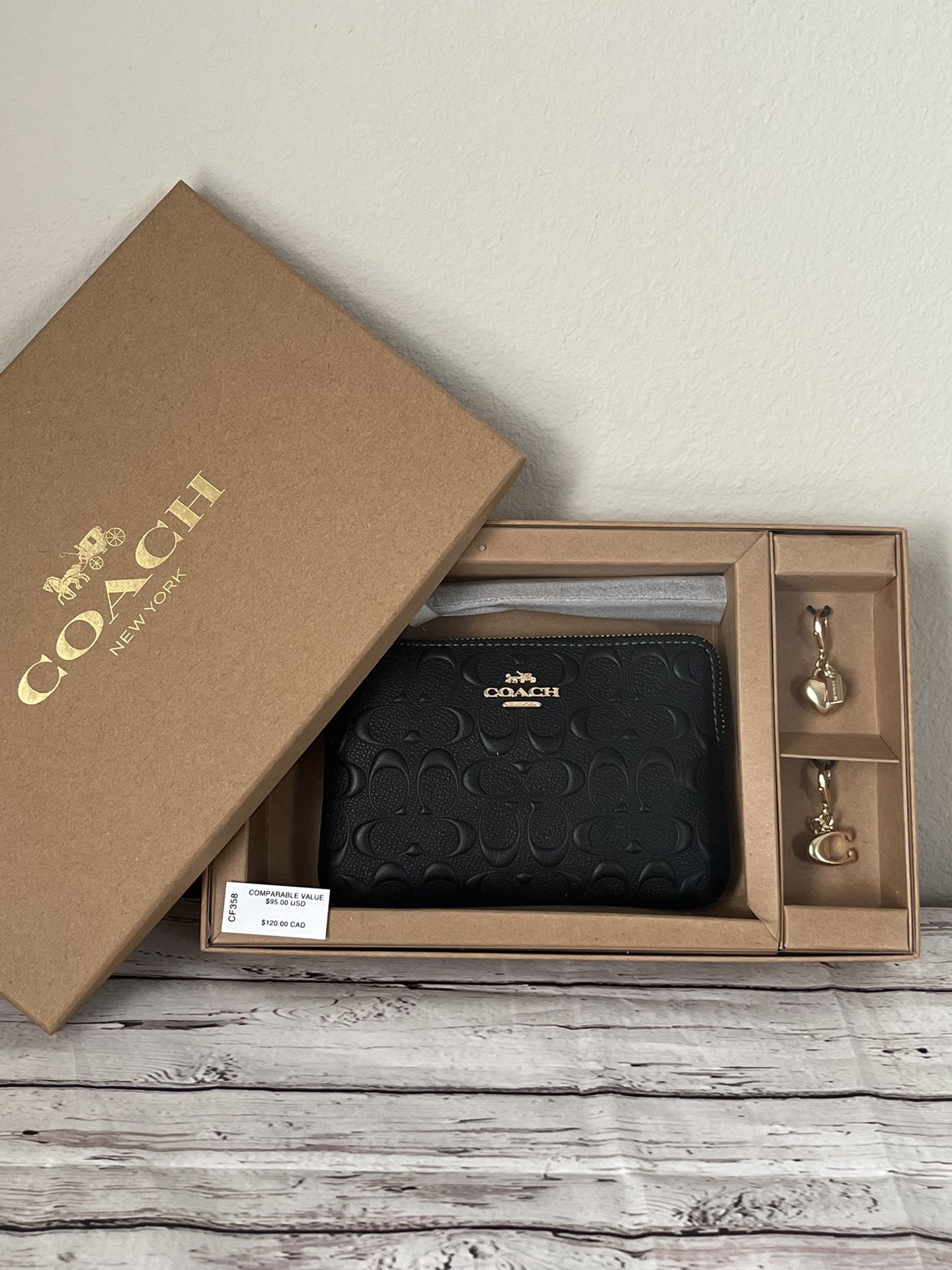 Coach Boxed Corner Zip Wristlet In Signature Leather