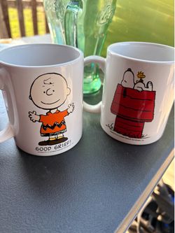 Peanuts Snoopy mugs
