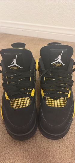 Air Jordan 4 Thunder Black Yellow Sneakers