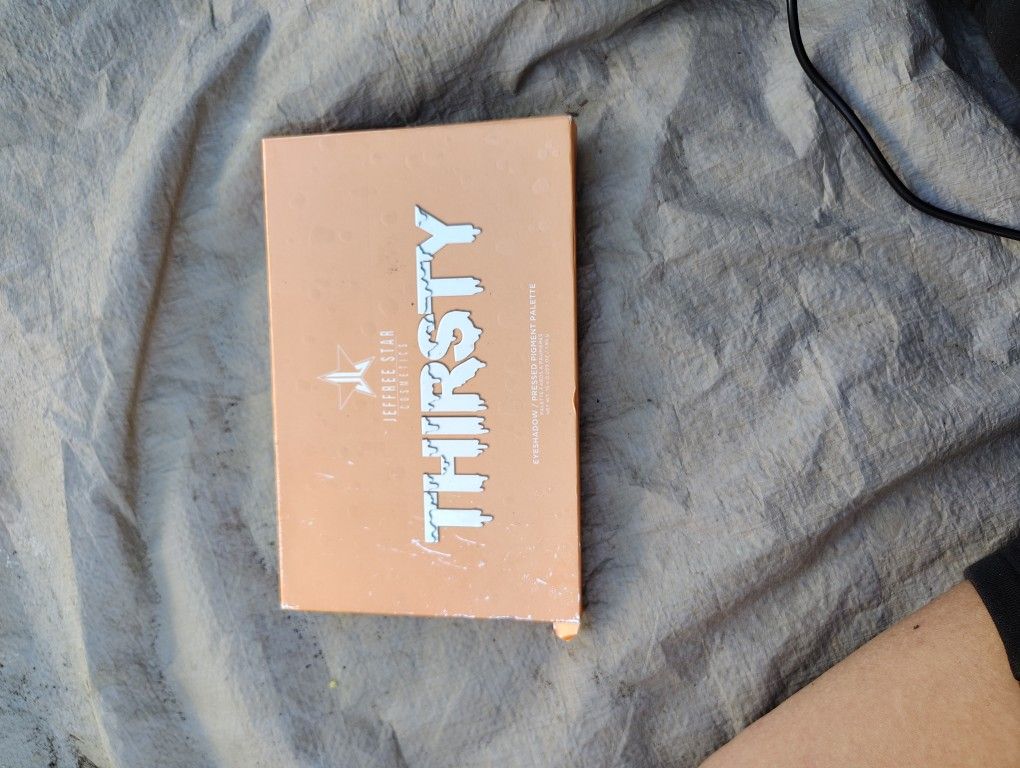 Jefree Star Eyeshadow Pallet