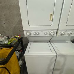 Whirlpool Combo 24”W Stackable Washer And Dryer Electric (#297)