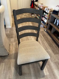 Dining room chairs in mint condition
