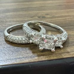 14k White Gold Diamond Ring 