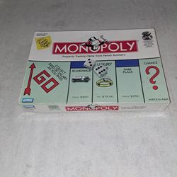 Regular Monopoly Board Game In Great Condition (Is Complete Nothing Missing)