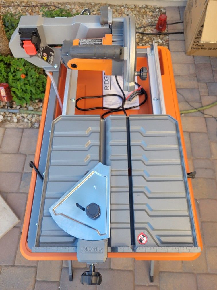 RIDGID 9-Amp 7 in. Blade Corded Wet Tile Saw with Stand