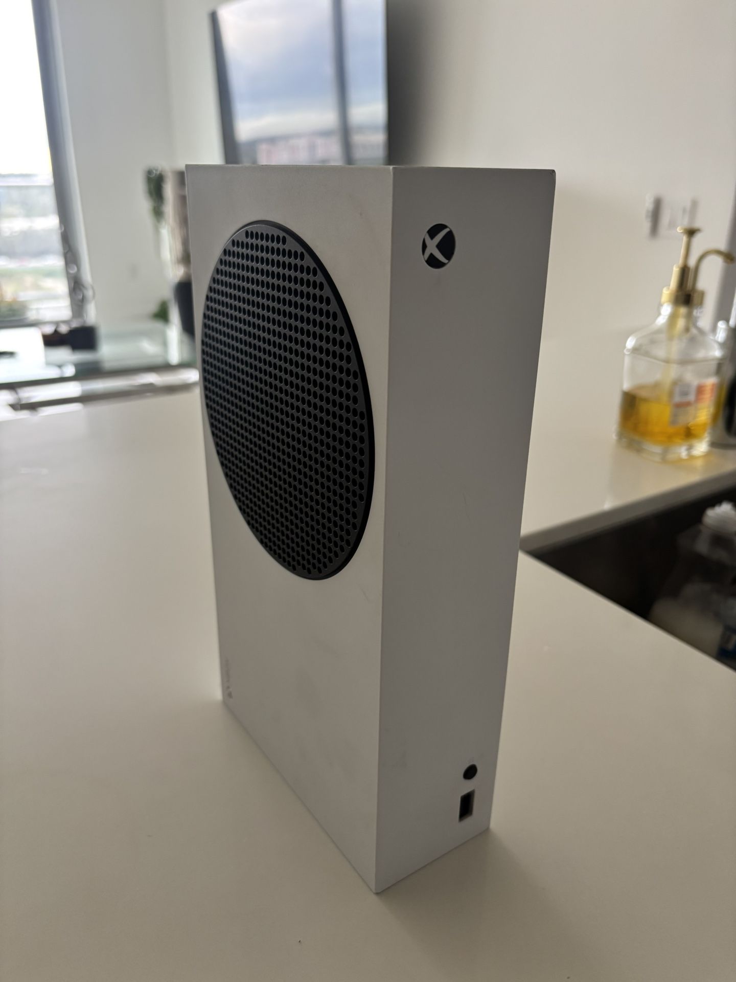 Xbox Series S (Controller Included)