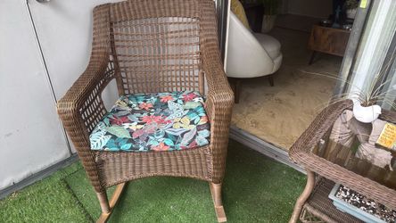 Porch rocking chairs and table