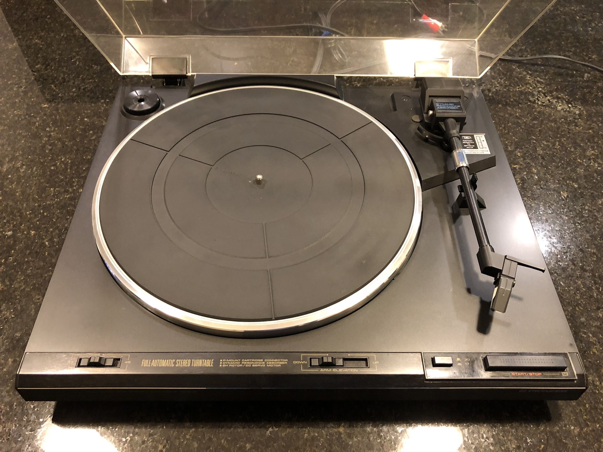 Pioneer PL 570 Turntable