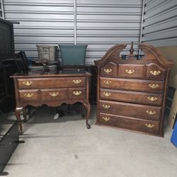 4 Piece Ethan Allen Georgian Court Collection Cherry Wood Bedroom Set