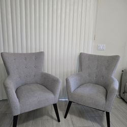 Set of 2 Gray Tufted Accent Chairs