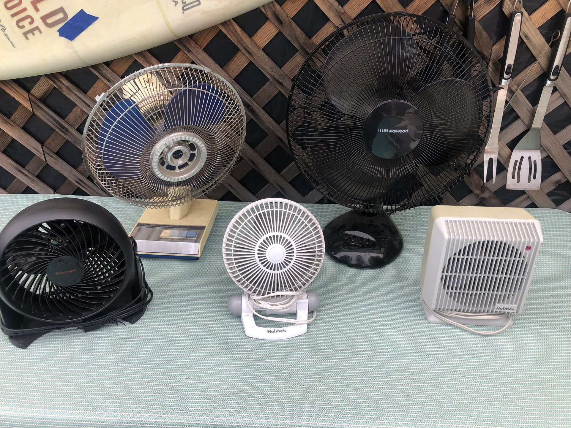4 Fans And 1 Heater