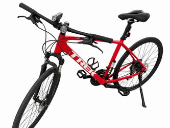 Trek Dual Sport 2 Hybrid Bike + Helmet, Lights, Lock & Accessories