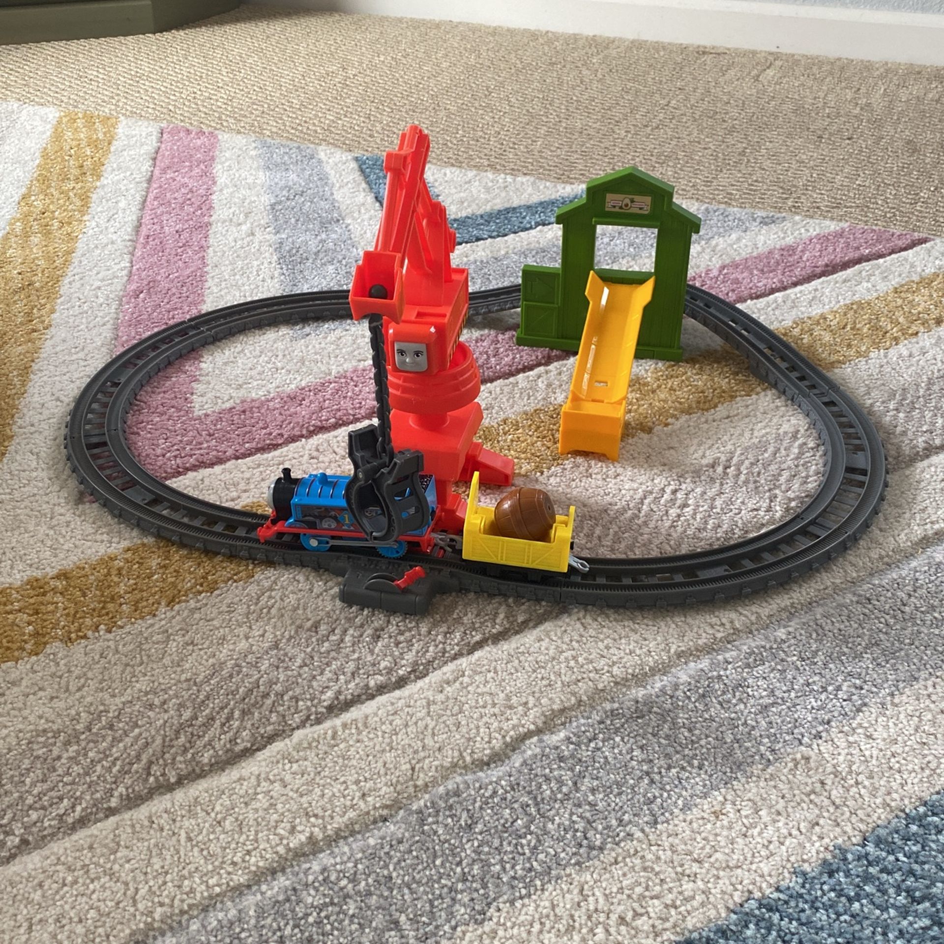 Thomas & Friends Cassia Crane & Cargo Set Motorized Toy Train & Track Playset, 14 Pieces