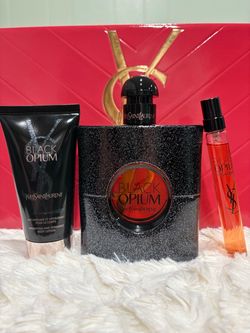 Yves Saint Laurent Black Opium Perfume Gift Set