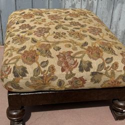 Big Ottoman In Good Condition 
