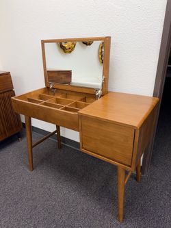 Vanity Desk
