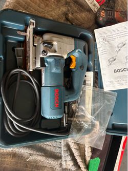 Like new. Price is firm cash only. Bosch Jigsaw with New extra blades. Like new. Price is firm cash only.