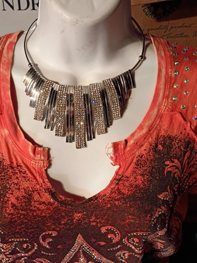Women's Costume Necklace