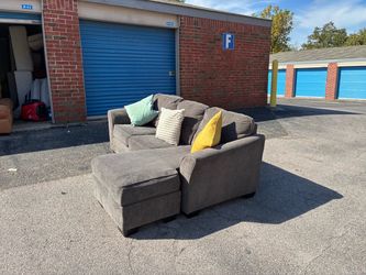 Sectional w pull out bed $175 obo