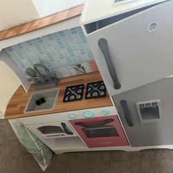Kids Play Kitchen 