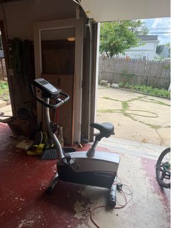 Schwinn 130 Upright Exercise Bike