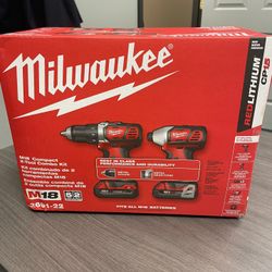 Milwaukee M18 Combo Drill and Impact Kit