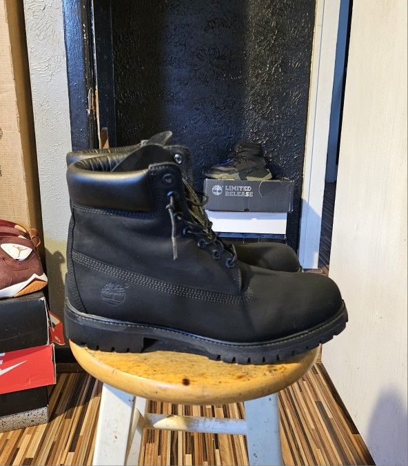 Timberland Black Suede 100% AUTHENTIC Sz11 $95