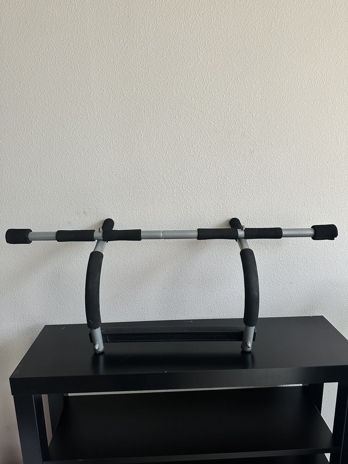 Pull Up Bar