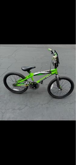 LIKE NEW Dynacraft Wipeout 20-inch Boys BMX Bike for Age 7-14 Years