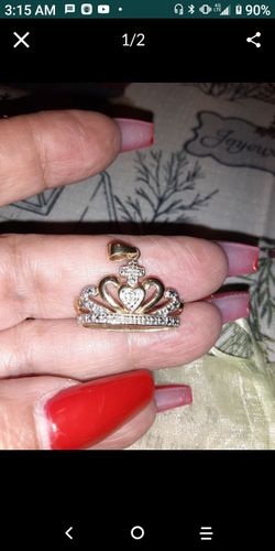 Sterling silver .crown pendant