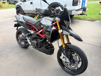Aprilia 2020 dorsoduro 900