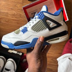 Jordan 4