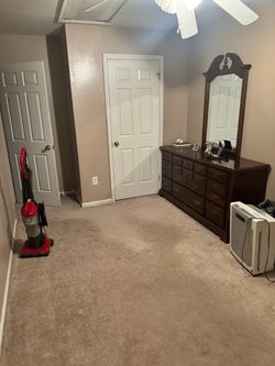 Bedroom RENT READ