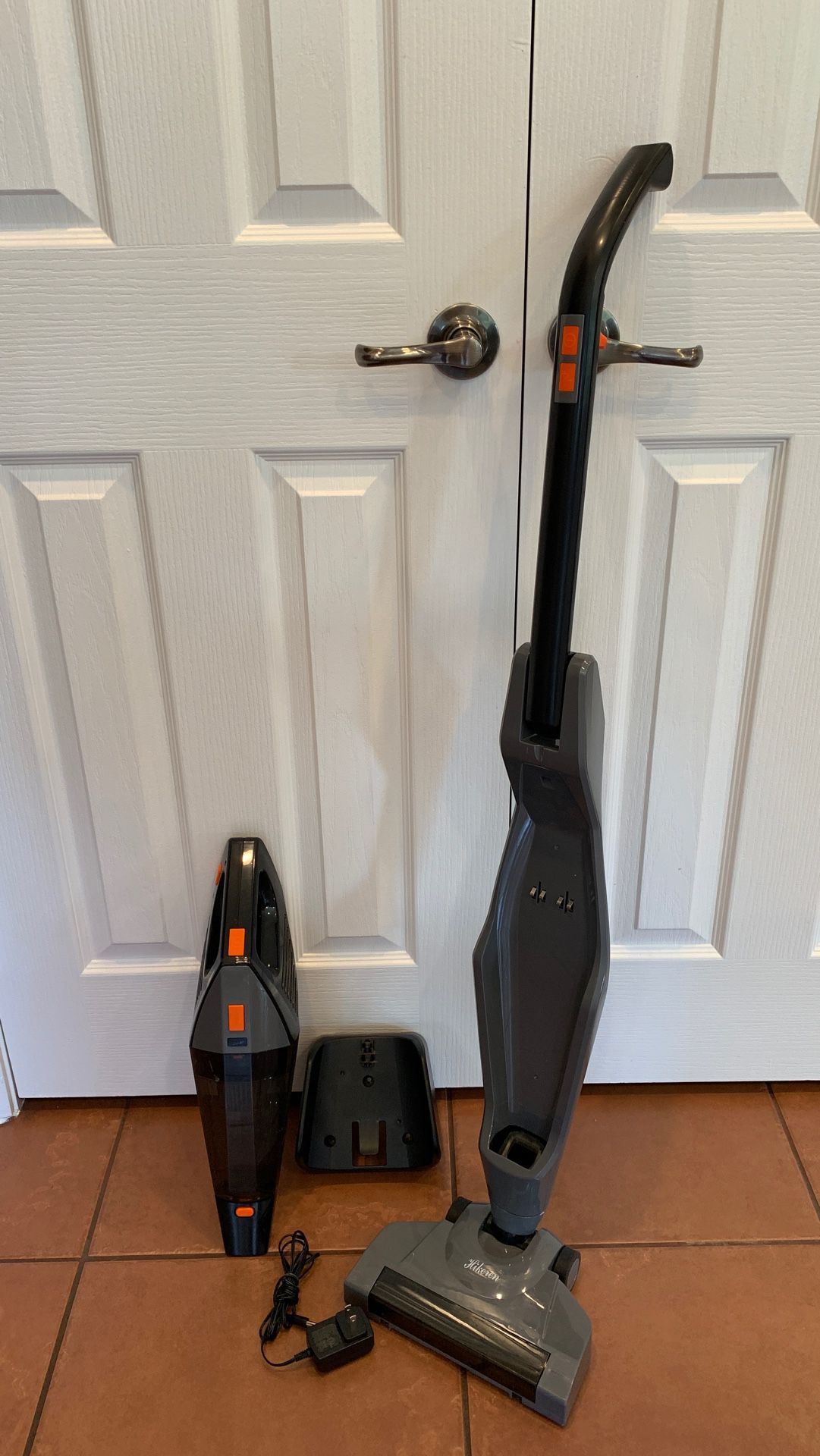 Cordless Vacuum, Hikeren 12000 PA Stick Vacuum Cleaner, 2 in 1 Lightweight Rechargeable Bagless Stick and Handheld Vacuum for Carpet Hardwood Floor P
