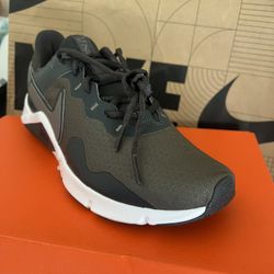 Size 8 Nike Men’s Shoes 