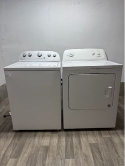 Whirlpool washer and electric dryer laundry set