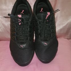 Ladies Black & Pink Puma Sneakers 