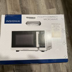 Insignia Microwave