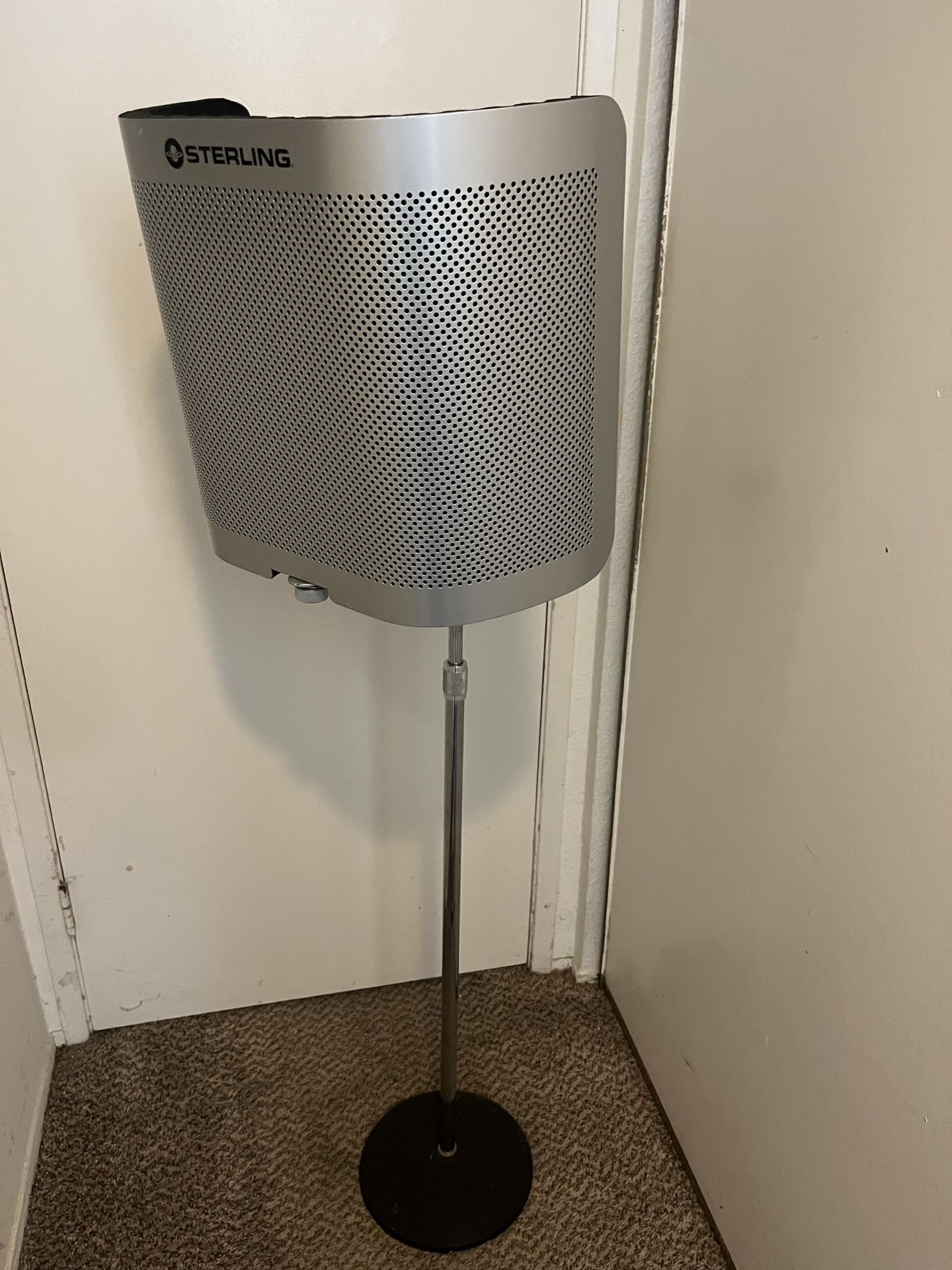 Sterling Ajustable Stand Microphone