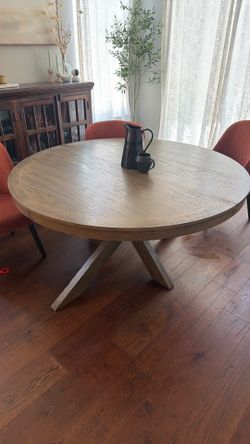 Dining table 60in
