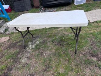 Plastic Folding Table