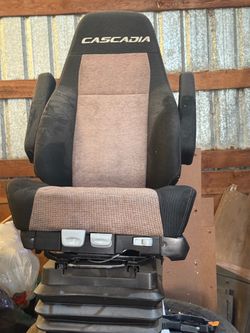 Cascadia Passenger Seat