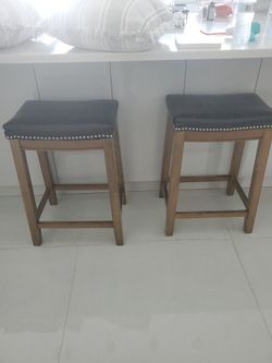 Bar Stools In Great Condition 